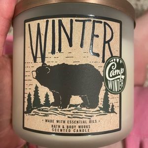 Bath & body works winter candle